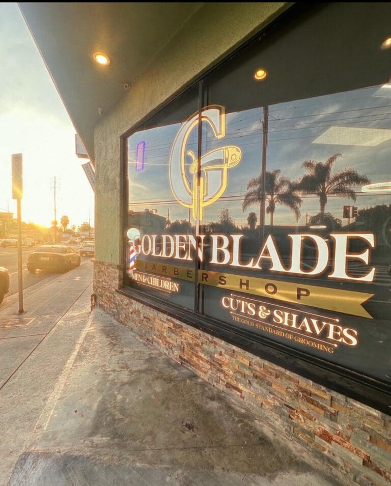 billboards-and-outdoor-golden-blade